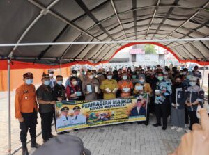 kegiatan pelaksanaan pembagian masker Dinas Kesehatan Kabupaten Barito Selatan bersama Bapak Wakil Bupati, Ibu Pj. Sekda, Bapak Kapolres dan beberapa Kepala OPD serta Organisasi PMI
