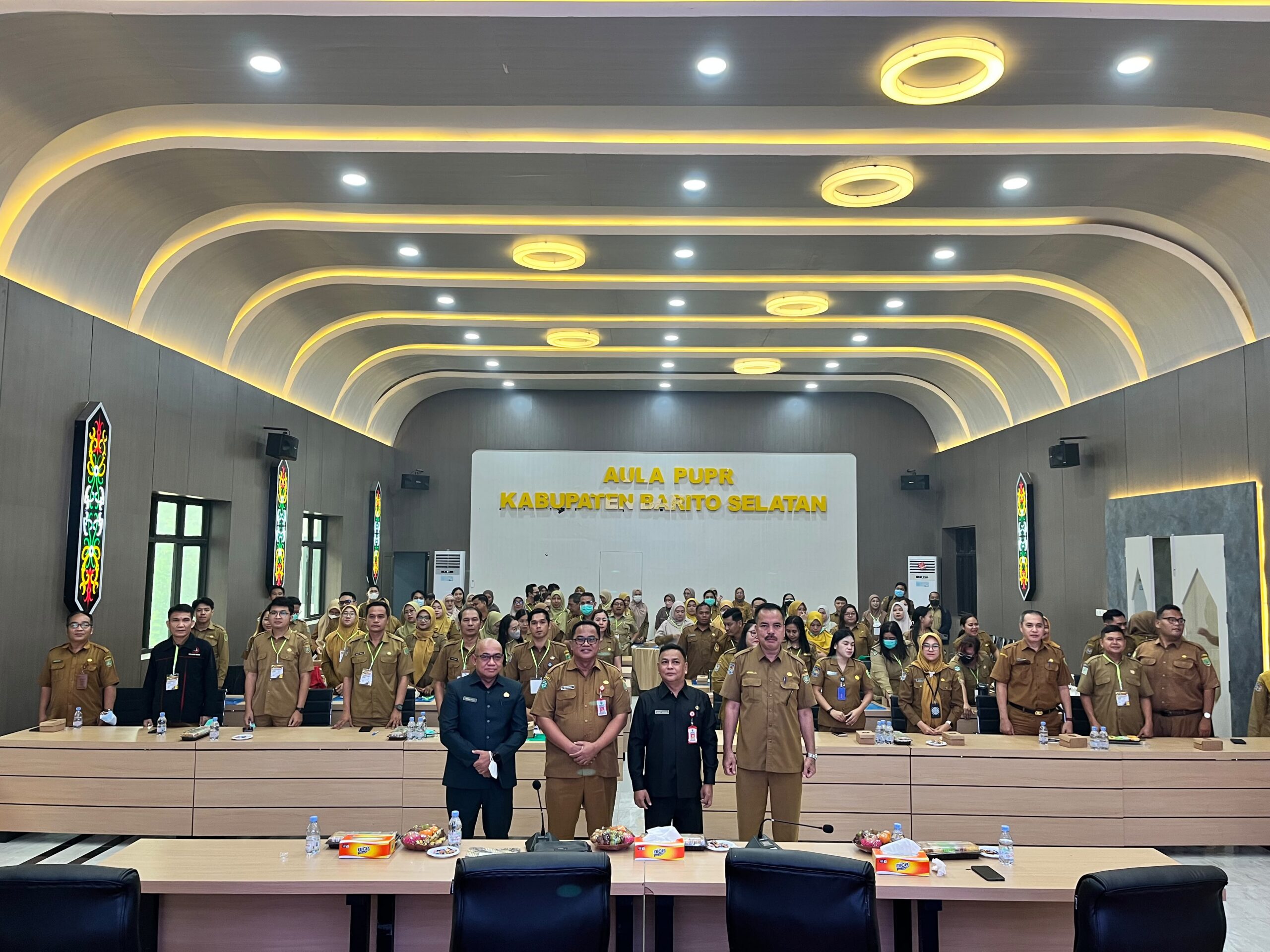 Pegawai UPT Puskesmas Kalahien Mengikuti Bimbingan Teknis Pengelolaan Keuangan BLUD Berbasis Sistem Informasi